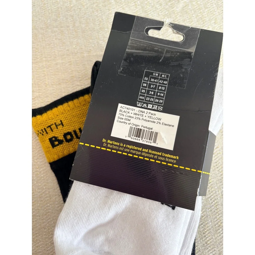 Dr. Martens Crew Socks 2 Pack Small Medium Black White New Logo Ribbed Air wair